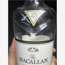 哈尔滨麦卡伦25英文酒瓶回收齐全的种类