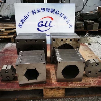 文昌塑胶挤出模具研发