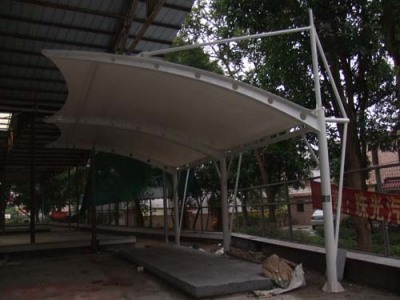 新疆ETFE中庭膜结构安装施工