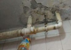 太原學府街維修水龍頭閥門軟管漏水改下水道