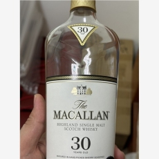 上海百乐廷空酒瓶回收老板含泪收瓶