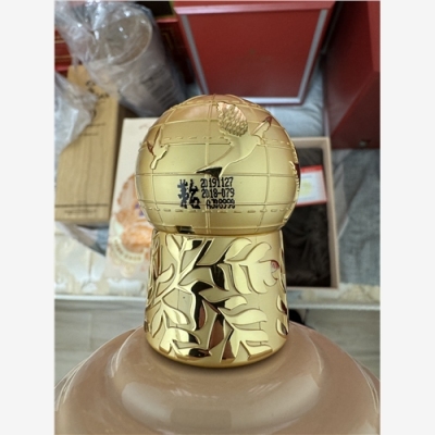 清远百乐廷空酒瓶回收转身玻璃重生