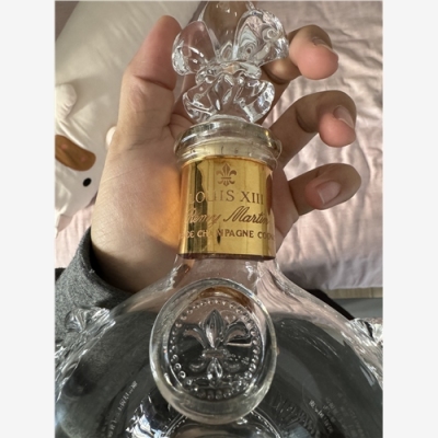 东莞百乐廷空酒瓶回收换宝马秒变土豪