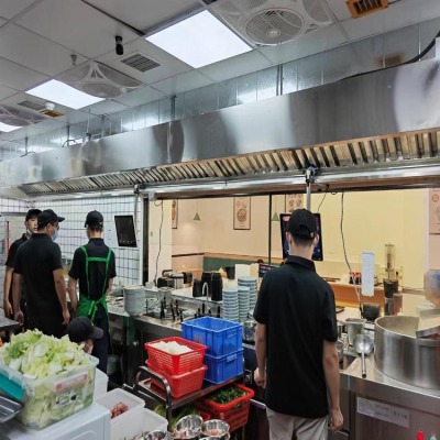 东莞鑫旺工厂食堂厨房设备清洗抽油烟机风机