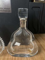 尚志市附近30年麦卡伦酒瓶回收新旧款不限