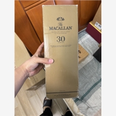 海南茅台空酒瓶回收老板含泪收瓶