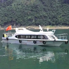 豪华游艇多人景区乘坐观光艇