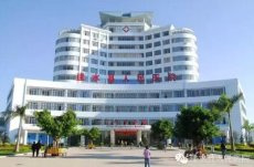 上海华山医院皮肤科栾菁医生预约代挂号受人之拖