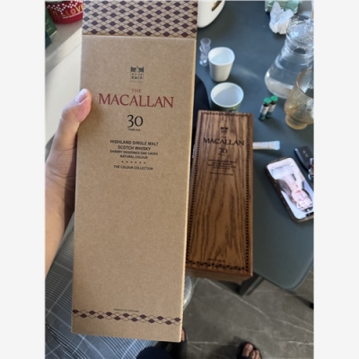 佛山路易十三空瓶回收拽王收瓶狂