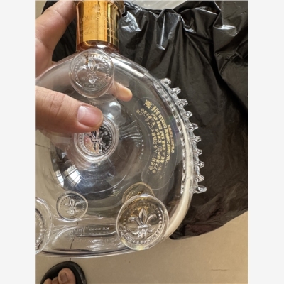南京百乐廷空酒瓶回收收瓶人来疯