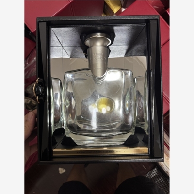 佛山百乐廷空酒瓶回收速送瓶换钱