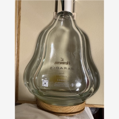 临沂市老款路易十三酒瓶回收再生