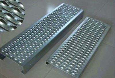 重庆鳄鱼嘴防滑板 热镀锌鳄鱼嘴踏步板