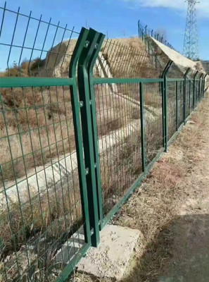 重庆铁路护栏网 8001铁路防护栅栏 铁路围栏