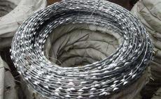 重庆刀片刺绳 监狱焊接刺网 防攀爬带刺滚笼