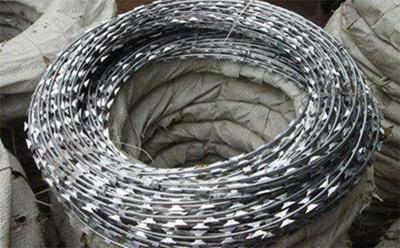 重庆刀片刺绳 监狱焊接刺网 防攀爬带刺滚笼