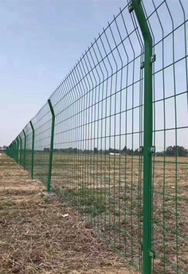 重庆水源地防护网 边框护栏网 桃型柱护栏网