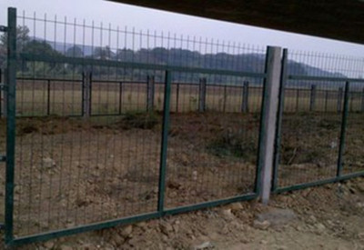 重庆铁路防护网 铁路护栏网 8001铁路护栏