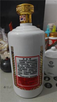 汕尾巴拿马贵州茅台酒瓶值多少钱