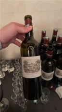 阳江附近25年麦卡伦酒瓶新旧款不限