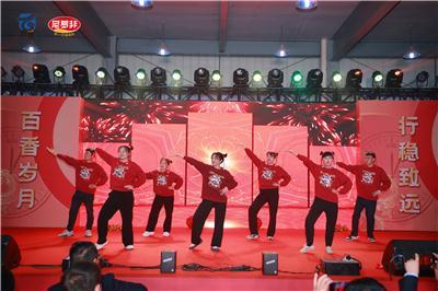 分析尼罗非蘸料，辣度合适吗，和其他竞品哪个口碑更好