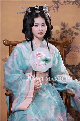 推荐化妆培训推荐学院，个性化教学，成就美妆精英绽放独特魅力