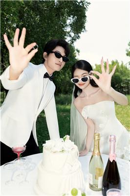 漫谈资质齐全的婚纱摄影企业，价格多少钱比较靠谱