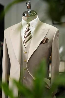 逆天！申裁西服定制性价比超高，男士西服定制服务便宜又权威，闭眼入