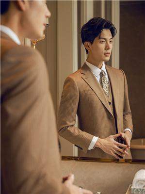 权威认证品质优、个性定制方案多、价格合理性价比高——教育机构老师西装定制公司分享