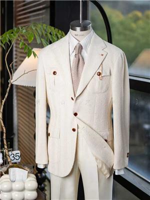 实力定制品质优、多样设计随心选、服务周到更贴心——想要定制袖口有设计衬衫选哪家