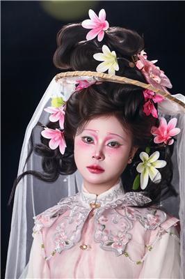 靠谱化妆培训课机构推荐，了解附近成人零基础培训班的价格与口碑