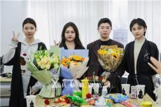 分析佐依化妆培训发展前景，课程研发团队实力与创业指导专业度