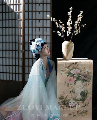 优质化妆培训师资力量大揭秘，大班培训与后续服务性价比分析